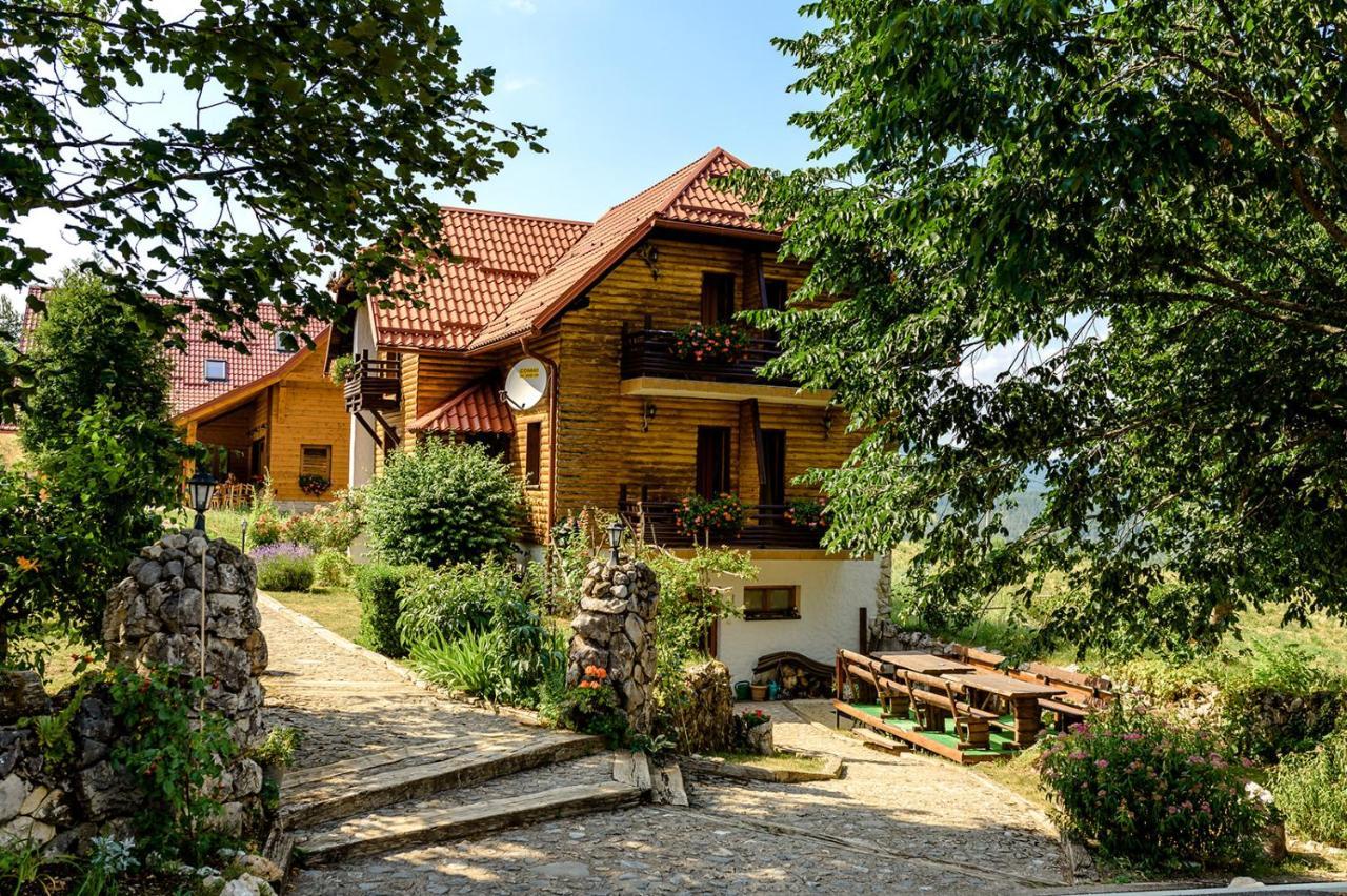 House Mrzlin Grad Country house