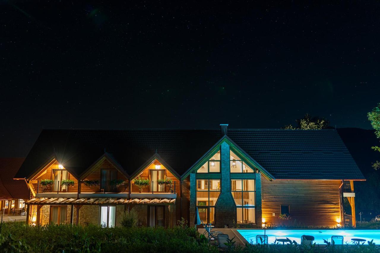 House Mrzlin Grad Country house Korenica