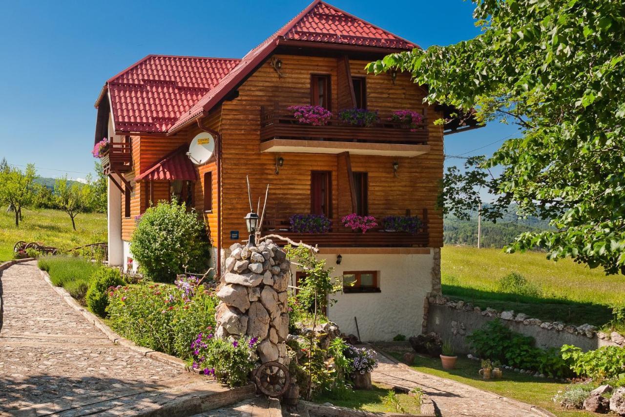 House Mrzlin Grad Country house Korenica